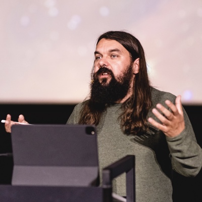 Picture of speaker: Barry O’Reilly